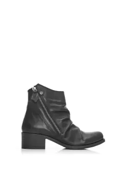 Image of 'Kaiit' Leather Ankle Boots