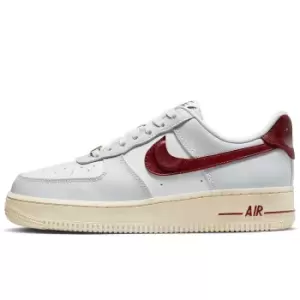 image of Nike Wmns Air Force 1 '07 Se, Photon Dust/Team Red-Summit White-Muslin, size: 3+, Female, Trainers, DV7584-001