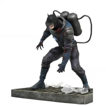 image of Diamond Select DC Gallery PVC Figure - DCeased Batman