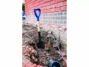 Image of Silverline 675182 Wooden Round Head Micro Shovel 700mm