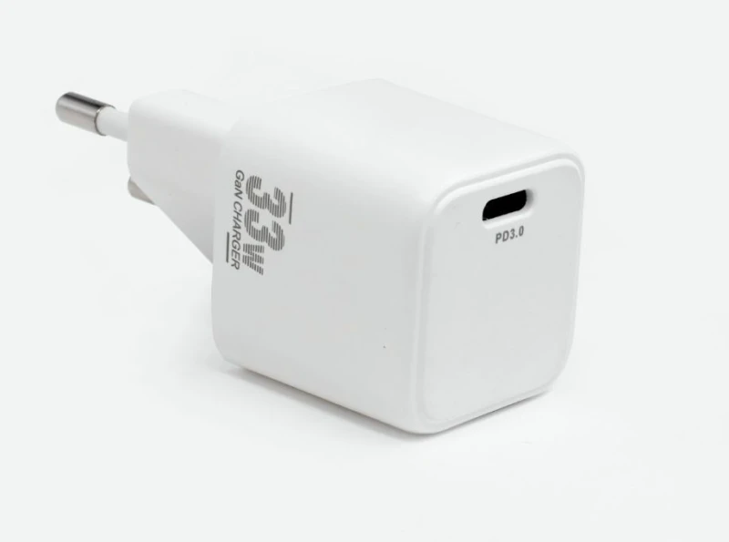 Image of CoreParts MBXUSBC-AC0032 power adapter/inverter Indoor 33 W Black