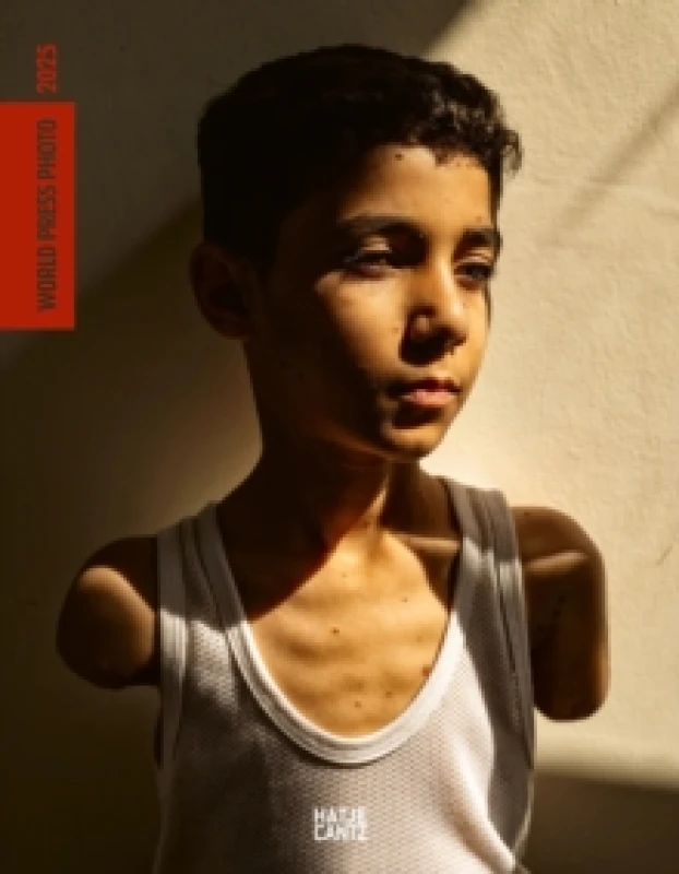 Image of World Press Photo Yearbook 2025 Hardback