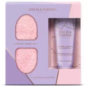 Image of Baylis & Harding Jojoba, Vanilla & Almond Oil Christmas gift set