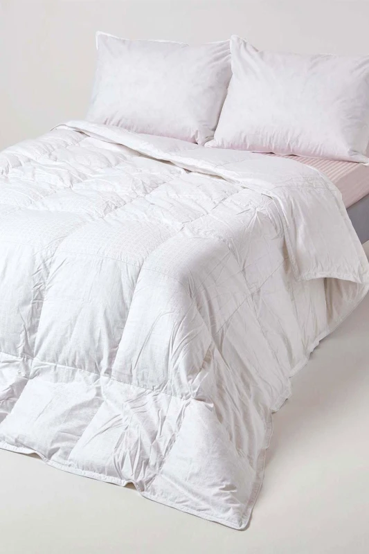 Image of Homescapes Premium White Goose Down 10.5 Tog King Size Autumn Duvet