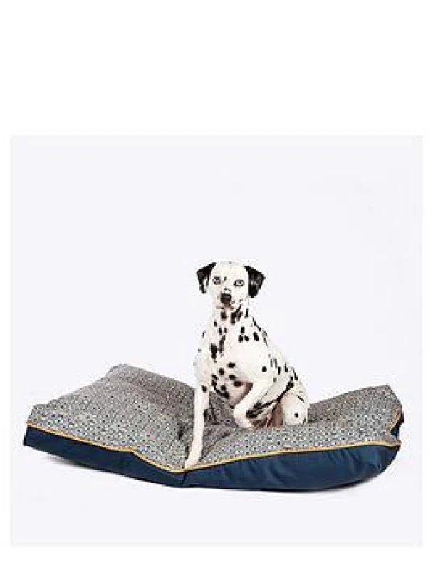 Image of FatFace Geo Bees Deluxe Duvet Medium, Multi 71319