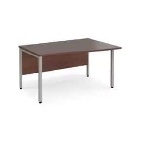 image of Office Desk Right Hand Wave Desk 1400mm Walnut Top With Silver Frame Maestro 25 MB14WRSW