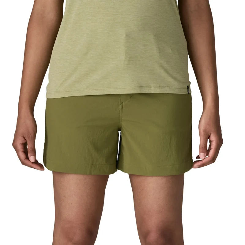 Image of Womens hiking shorts Patagonia Quandary 7 in Vert Female 27