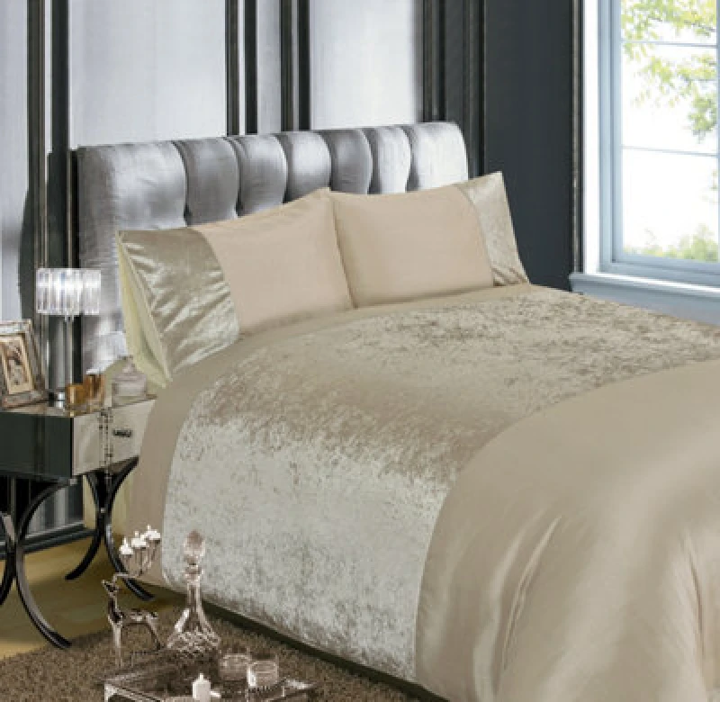 Image of Rapport Home Velvet Plain Polyester Duvet Cover Set with Pillowcase in Natural Size: Single Natural Unisex Single
