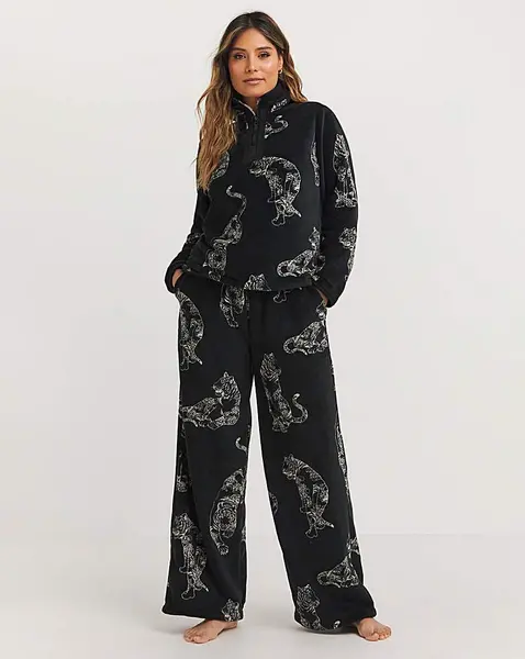 image of Chelsea Peers Chelsea Peers Fleece Pyjama Set Black Female 12 LO25902