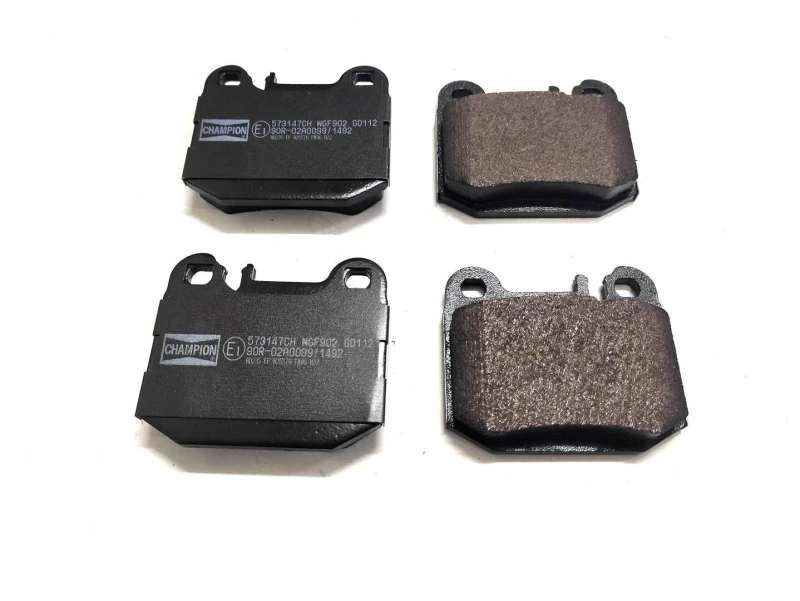 Image of Brake pad set CHAMPION 573147CH