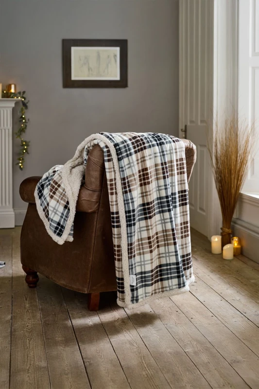 Image of Deyongs Deyongs Luxury Soft Cosy Warm Fleece Sherpa Large Throw Balwin Tartan Throw 140x180cm Size: 140cm x 180cm Multi 140cm x 180cm Unisex 5054990