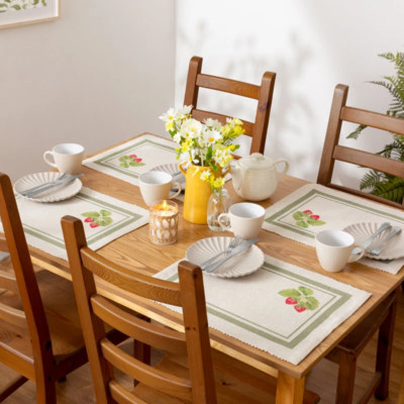 Image of Evans Lichfield Strawberry Set of 4 Indoor/Outdoor Placemats Light Green