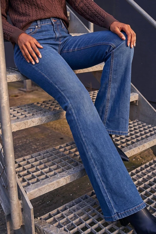 Image of Roman Womens Petite Bootcut Stretch Jeans in Indigo Size: 8 Indigo Female 8