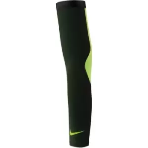 image of Nike Reveal Sleeve - Black