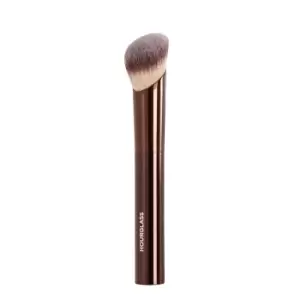 Image of HOURGLASS Ambient Soft Glow Foundation Brush