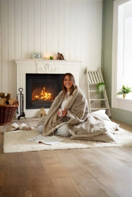 Image of The Lyndon Company The Lyndon Company Sandringham Faux Fur Heated Throw 130x170cm - Luxurious Electric Ultra-Soft Blanket in Taupe Size: 130cm x 170