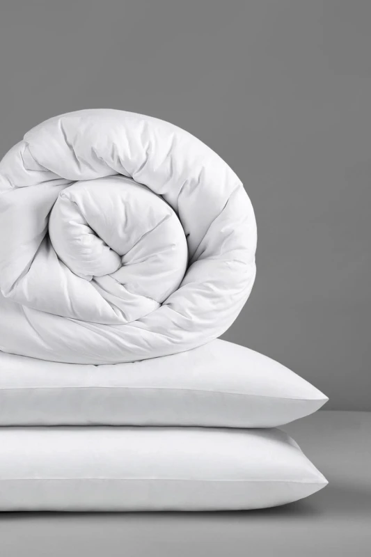 Image of Slumberdown Climate Control 4.5 Tog Summer Duvet With 2 Pillows White