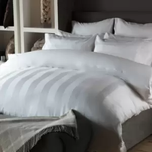 Image of Belledorm Central Park 240TC Egyptian Cotton Duvet Cover Set (Double) (White)