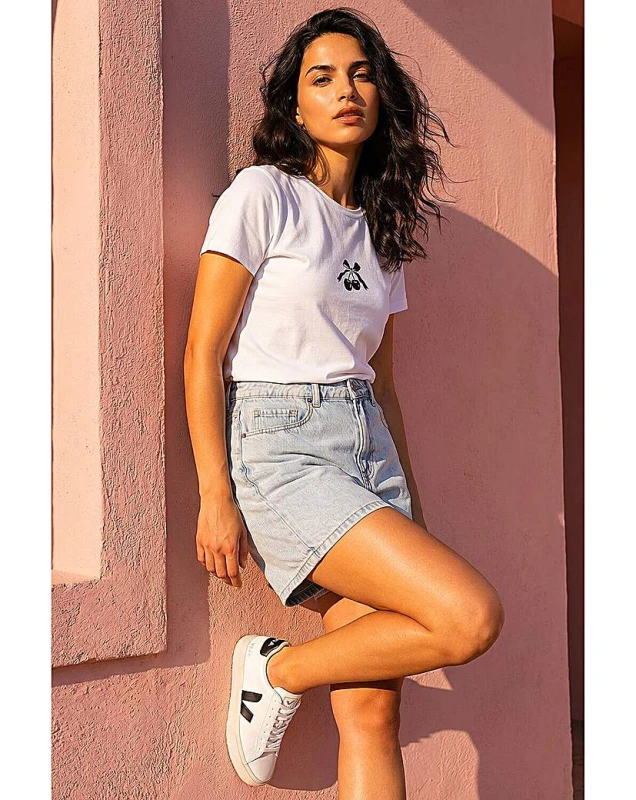 Image of Roman Originals Roman Dusk Cotton Cherry Stretch T-Shirt Ivory - Roman Originals - Size: 10 Ivory Female 10 RC12601