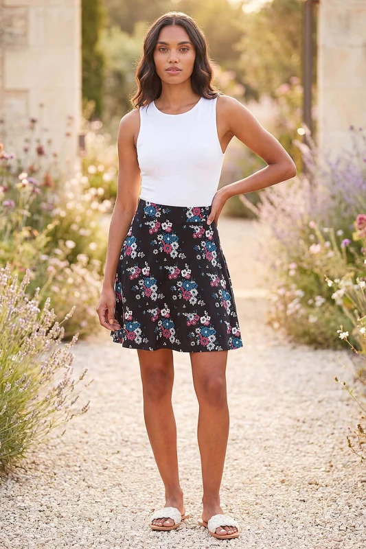 Image of Roman Womens Floral Print Skater Stretch Skirt in Black Size: 10 Black Female 10