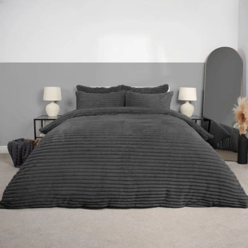 Image of OHS OHS Ribbed Duvet Cover Faux Fur Winter Warm Bedding Set in Charcoal Size: King Charcoal King Unisex 5027434171866