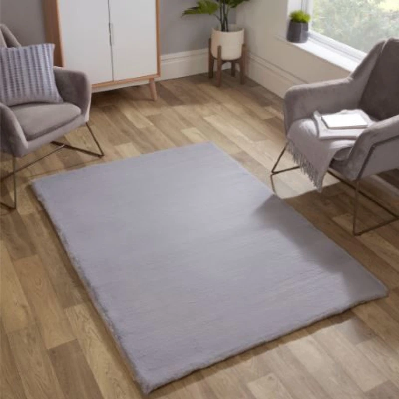 Image of The Linen Consultancy The Linen Consultancy TLC 5 Star Hotel Concept Luxury Faux Fur Silver Rug Size: 60cm x 100cm Silver 60cm x 100cm Unisex 505559