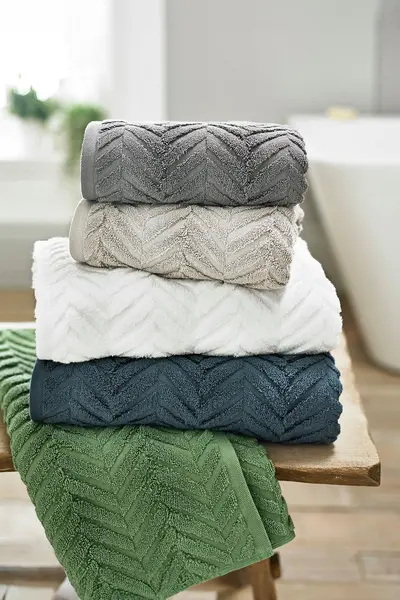 Image of The Lyndon Company Catalonia Zerotwist Cotton Towels Green