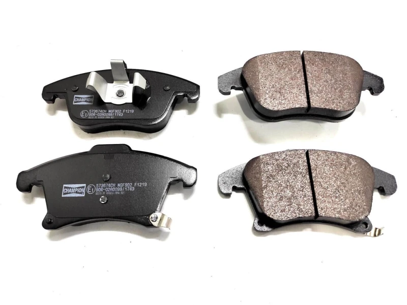 Image of Brake pad set CHAMPION 573674CH