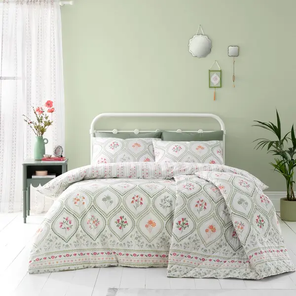 Image of Catherine Lansfield Catherine Lansfield Cameo Floral Green Bedding Set - Double