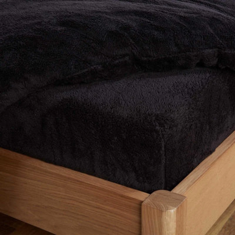 Image of OHS OHS Teddy Fleece Thermal Fitted Bed Sheet in Black Size: Single Fitted Black Single Fitted Unisex 5027434008971