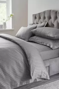 Image of 300TC Sateen Striped Oxford Duvet Set With Oxford Pillowcase/s