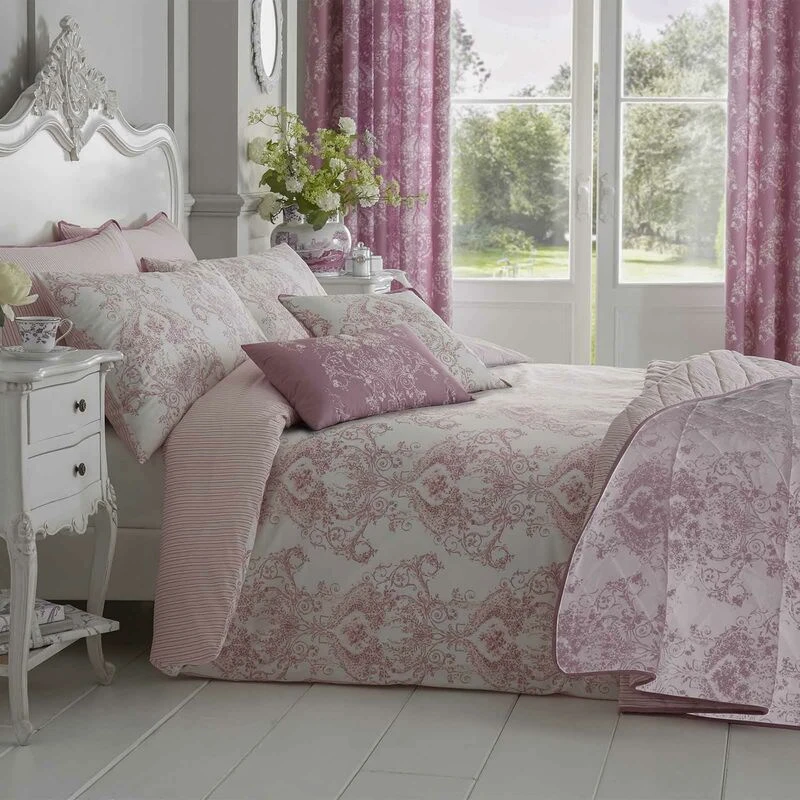 Image of Homescapes French Toile Patterned Duvet Cover Set in Pink Size: Super King Pink Unisex Super King