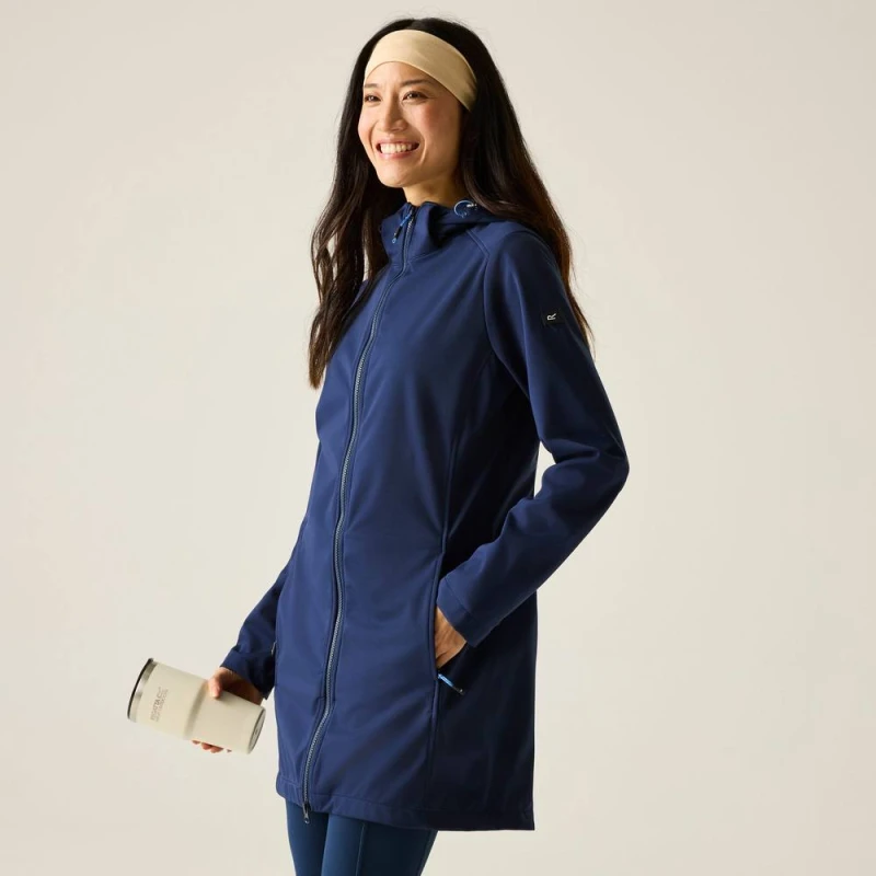 Image of Regatta Womens Carisbrooke Water-Repellent Longline Hooded Softshell Jacket in Mid Navy Size: 16 Mid Navy Female 16
