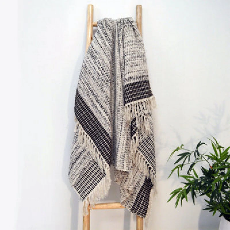 Image of Allure Bath Fashions Zig Zag Heavyweight Herringbone Throw Blanket - Dark Grey, 125 X 150Cm