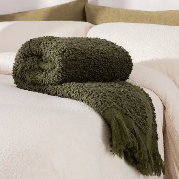 image of Ulsmere Throw Lichen