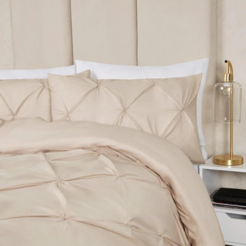 Image of OHS OHS Diamond Pintuck Duvet Cover with Pillowcase in Beige Size: Double Beige Double Unisex 5027434153510