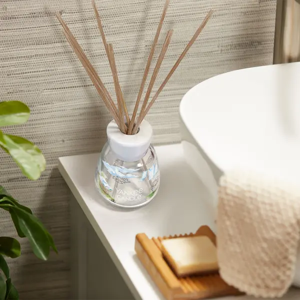 Image of Yankee Candle Clean Cotton 43895830642843