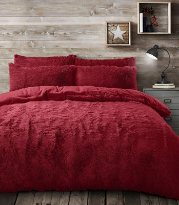 Image of Velosso Alaska Shaggy Faux Fur Warm & Cosy Duvet Cover & Pillowcase Set in Red Size: Double Red Unisex Double