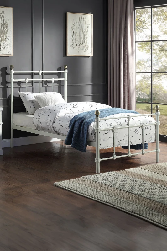 Image of Slumberworx Bayford Traditional King Bed Frame White Metal, White 5.05574E+12