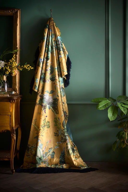Image of Laurence Llewelyn-Bowen Cotswold Fantasia Velvet 130cmx180cm Throw Gold