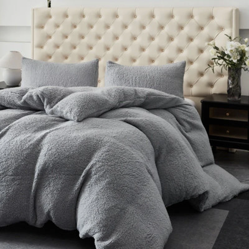Image of Ezysleep Ezysleep Winter Warm Soft Teddy Fleece Duvet Set in Silver Size: Single Silver Single Unisex 0721545366474