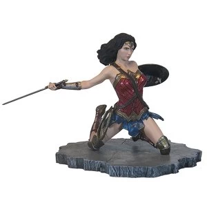 Image of Wonder Woman Justice League Movie DC Gallery Diorama PVC Figure