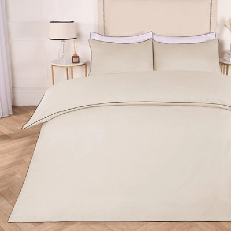 Image of OHS OHS Piped Edge Bedding Set Soft Duvet Cover with Pillowcase in Cream Size: Double Cream Double Unisex 5027434204397