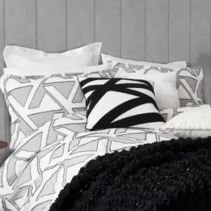 Image of Nalu Nicole Scherzinger Alana Clipped Jacquard Kingsize Duvet Cover, White & Black