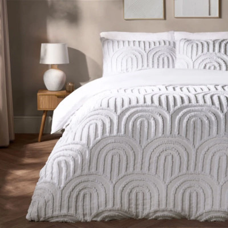 Image of OHS OHS Tufted Arches Bedding Set Duvet Cover with Pillowcase in White Size: Double White Double Unisex 5027434221820