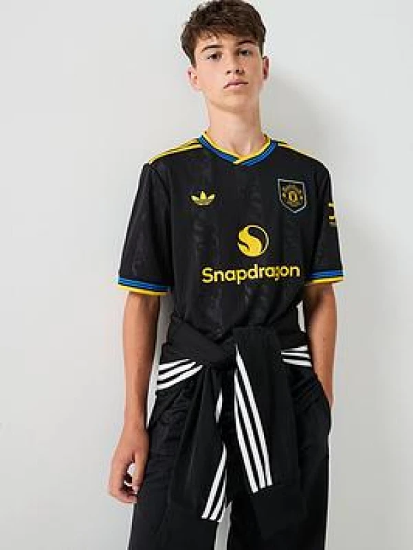 Image of adidas Manchester United Third Shirt 2025 2026 Juniors - Black Male 7 - 8 Years