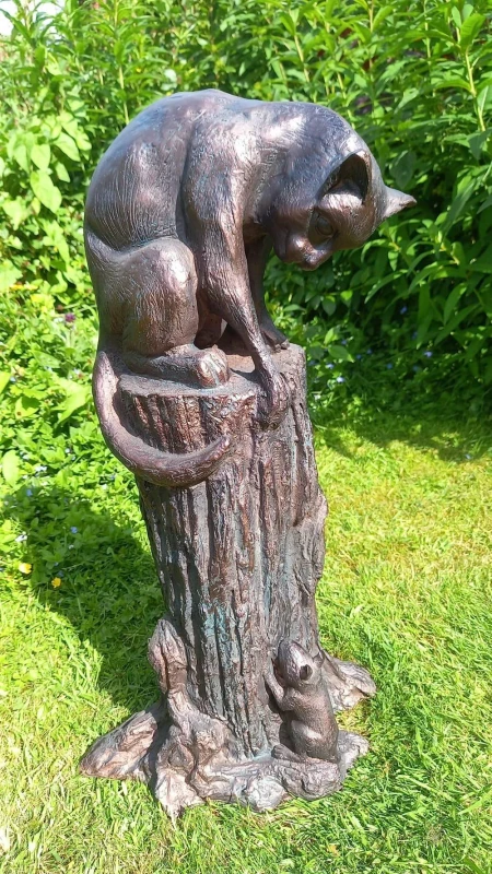 Image of Inspirational Gifting Cat & Mouse Garden Sculpture Resin Ornament in Bronze Bronze Unisex