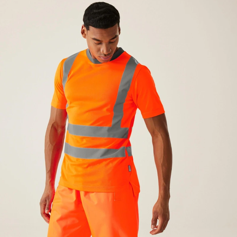 Image of Regatta Regatta Men Hi-Vis Pro Contract T-Shirt in Burnt Orange Size: 2X-large Burnt Orange XXL Male 5063019700342