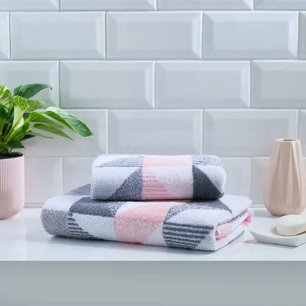 Image of Fusion 'Hendra' 100% Cotton Jacquard Geo Design Towel Pink