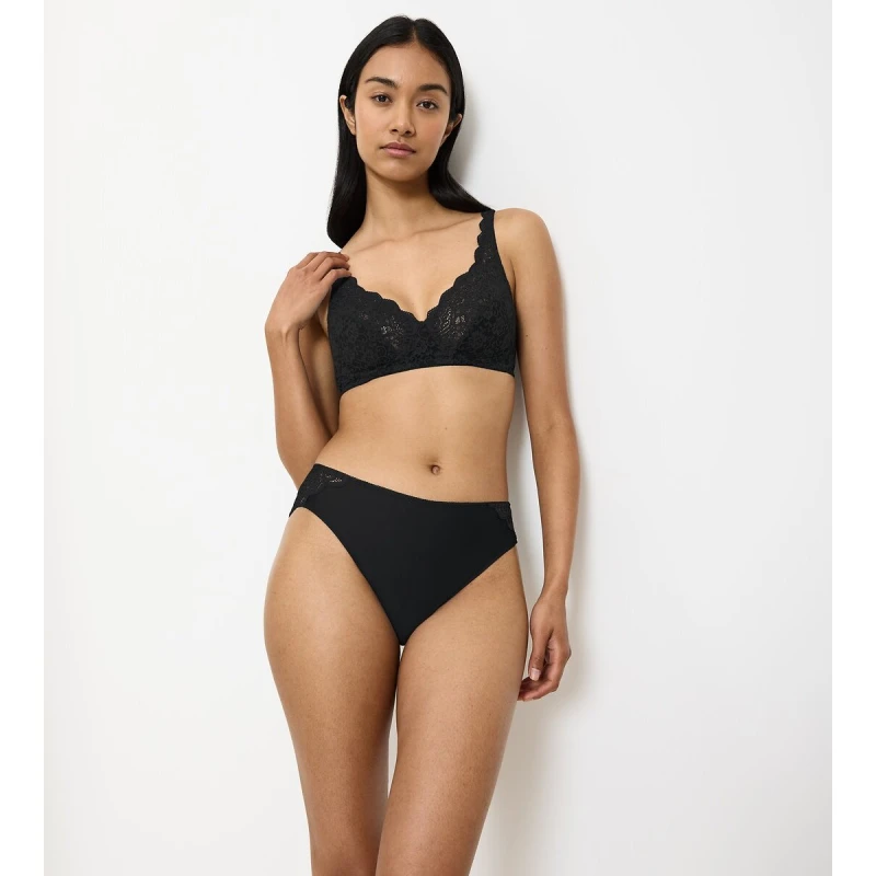 Image of Triumph Amourette Non-Underwired Bra Black Polyamide 40D